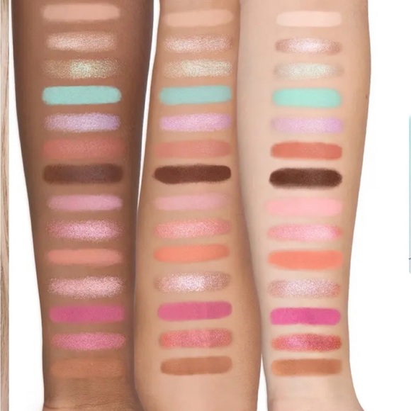 Too Faced Too Femme eyeshadow Palette - Picture 5 of 5